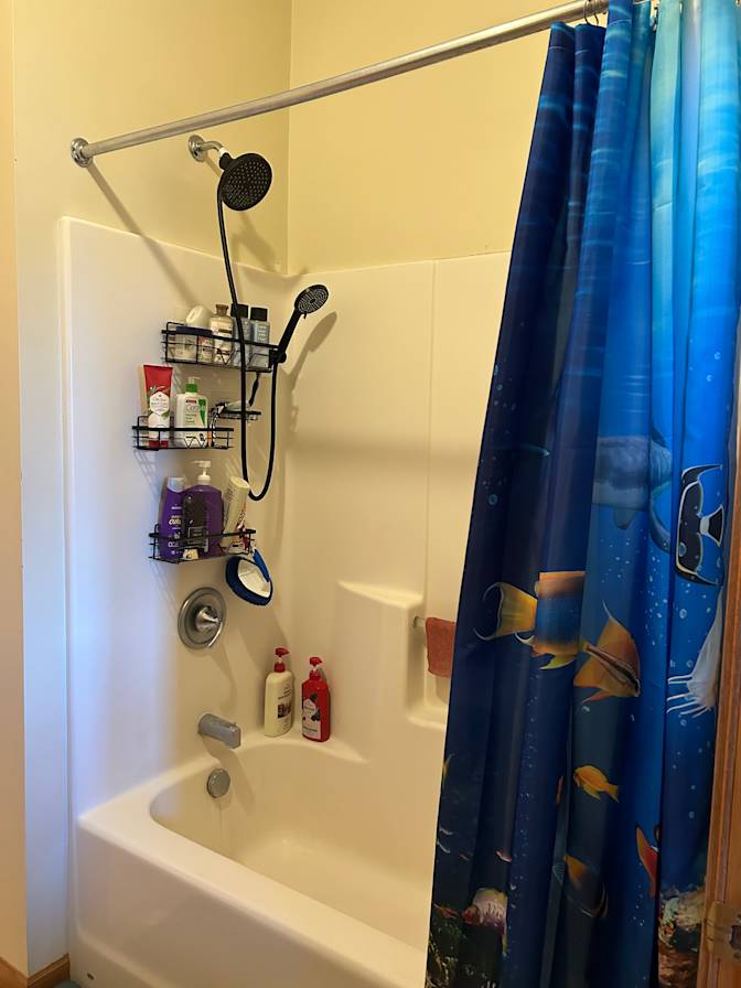 Iz Salvia's room