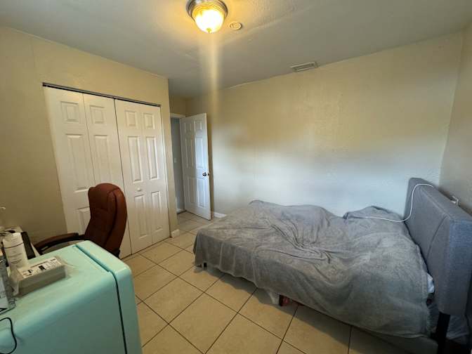 Nilufer Ucler's room