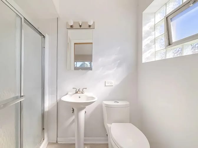 Elizabeth Pan's room