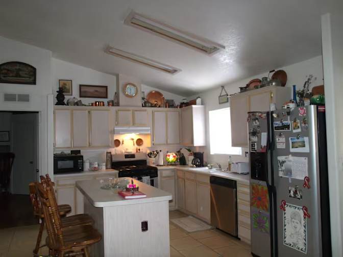 kelly jackson's room