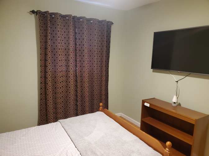Enrique's room