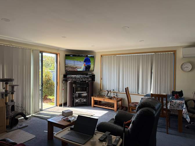 Stu HOLDEN's room