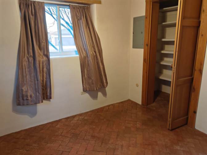 Tom's room