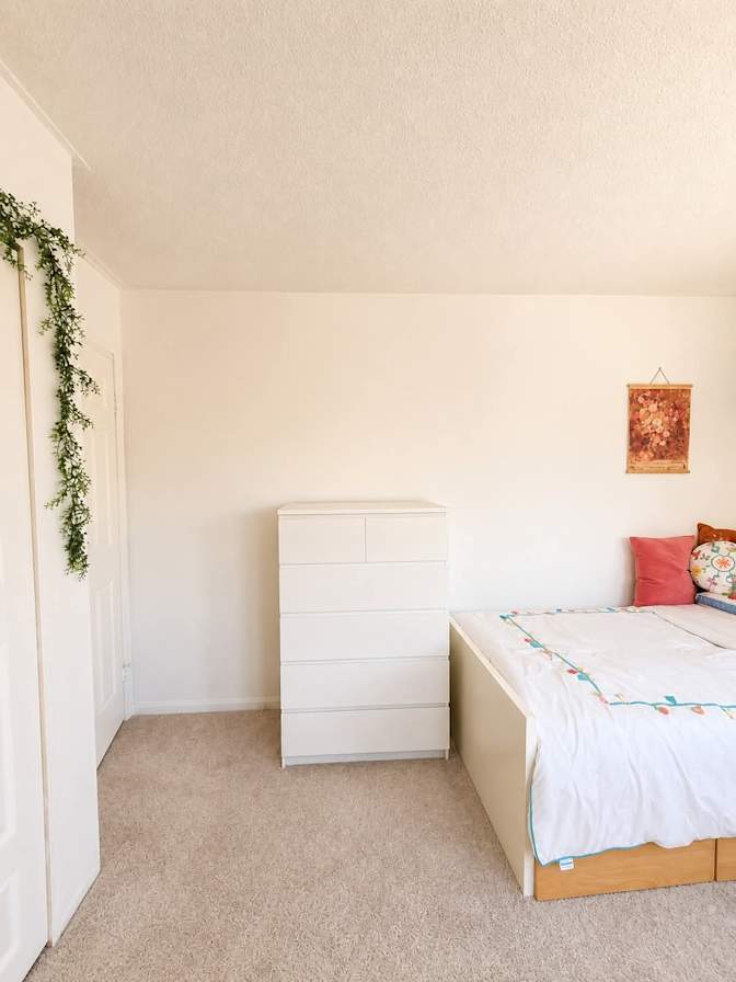 Tom's room