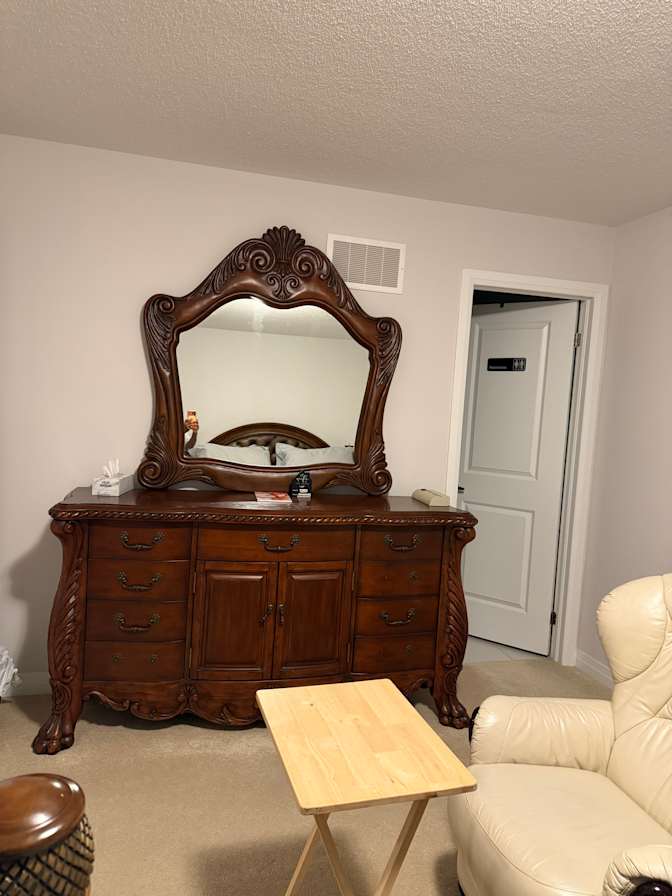 Aisha's room