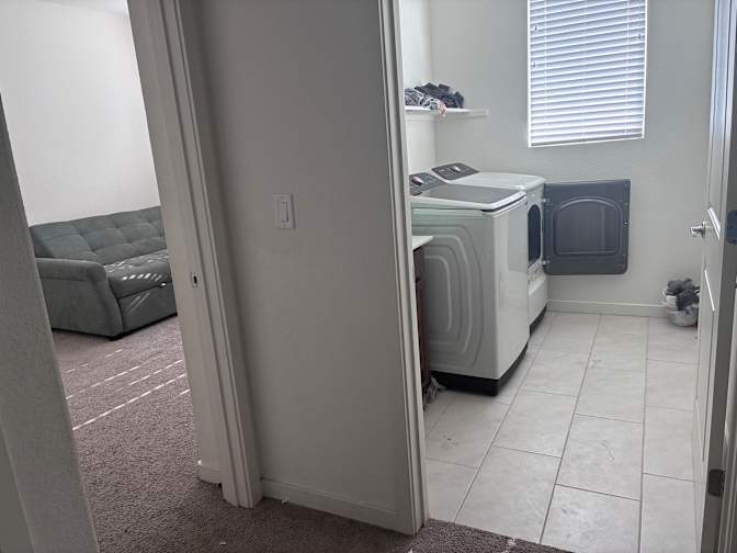 Veronica Álvarez's room