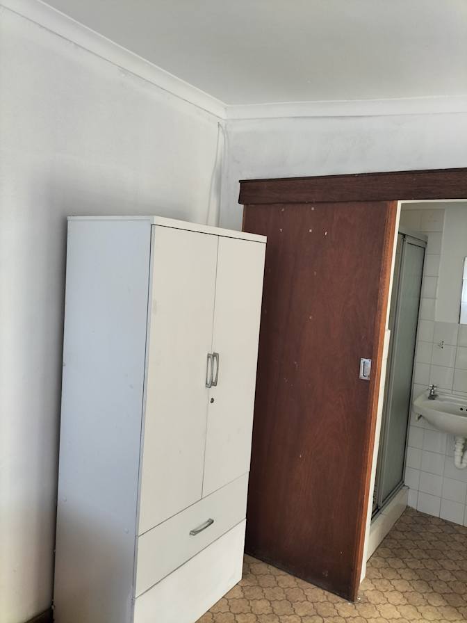 CHURCHILL PAROW WEST's room
