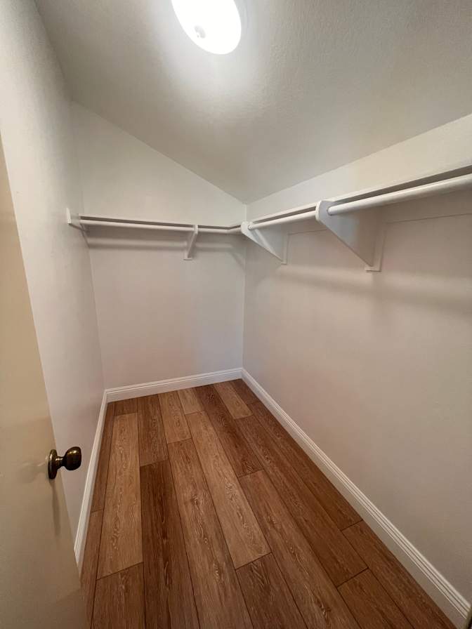 Lee's room