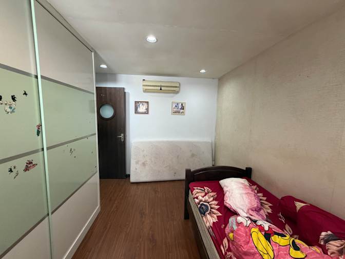 Mayank's room