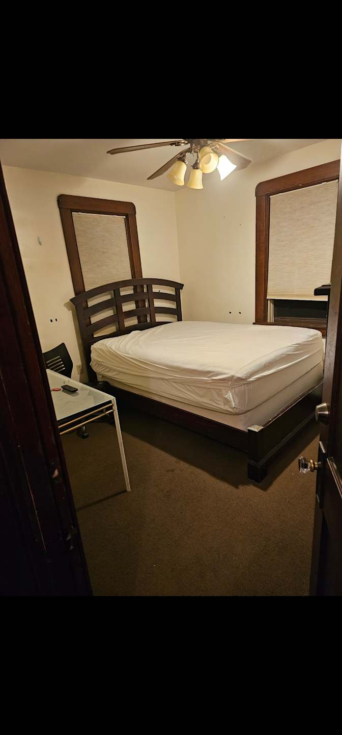 Ken's room