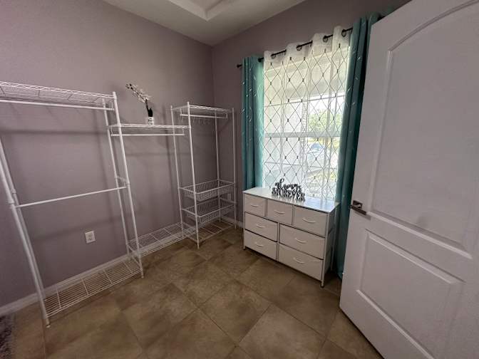 Carlos J's room