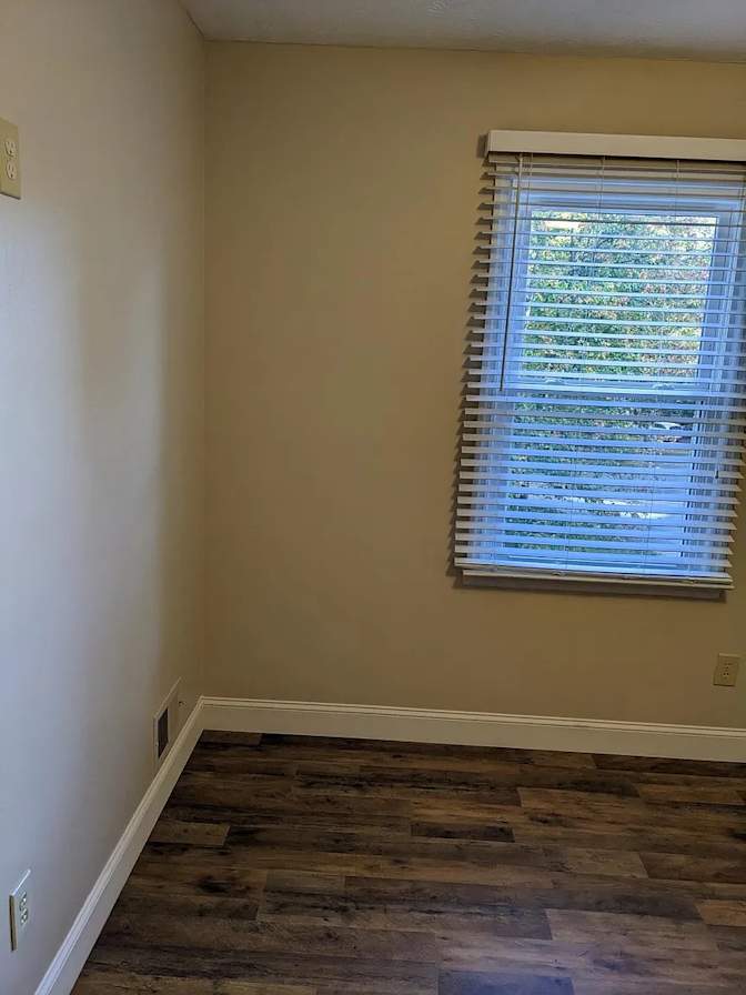 Alcove Rooms's room