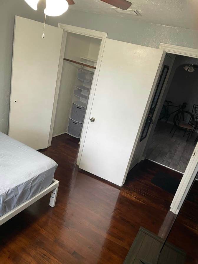Luis's room