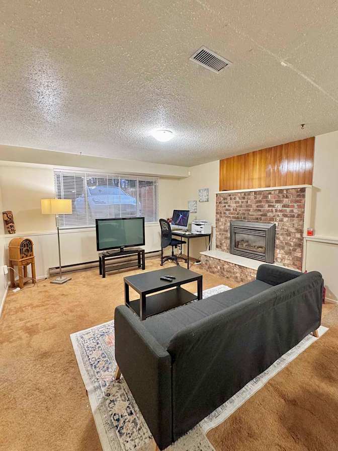 Peyman Zar's room