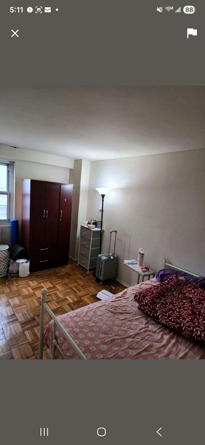 Nur's room
