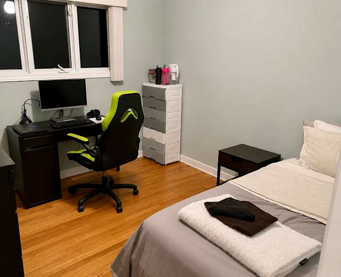 Son Ngo's room