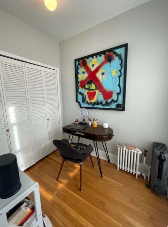 Leslie's room