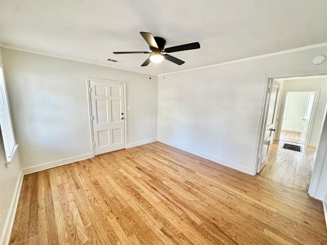Venytra's room