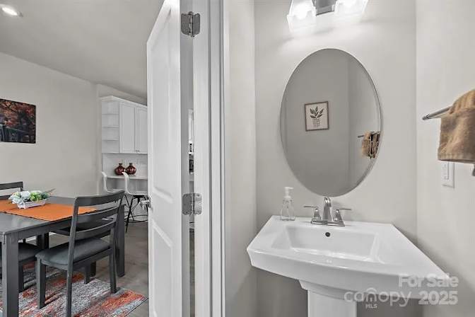 Alcove Rooms's room