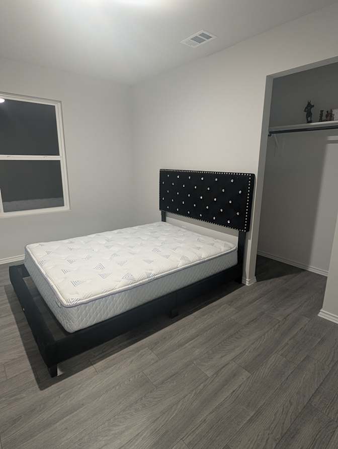 Janeth Cota Robles's room