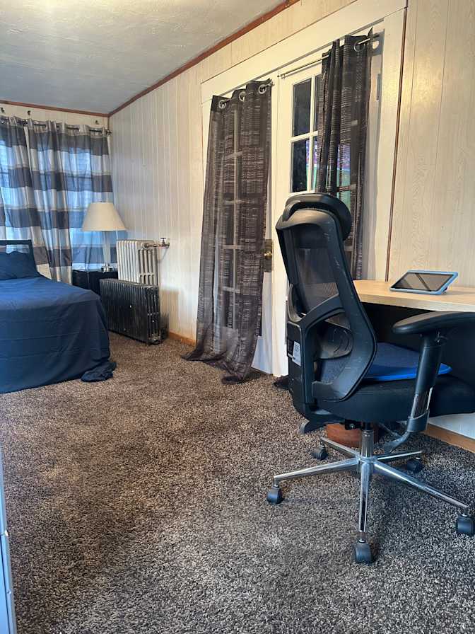 Len's room