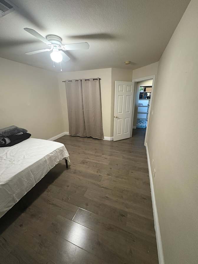 Tierra's room