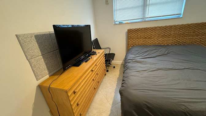 Jose's room