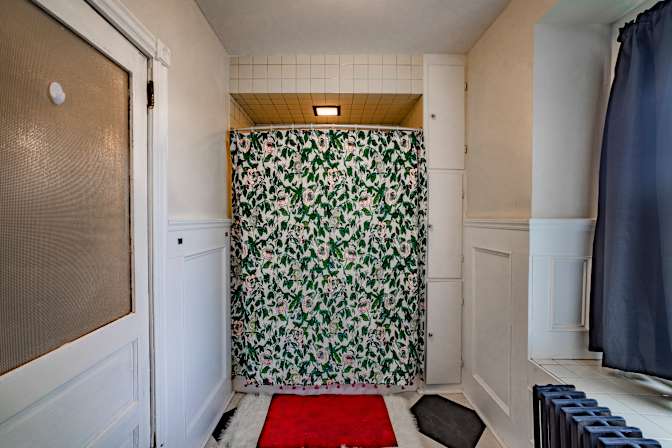 Manouk's room