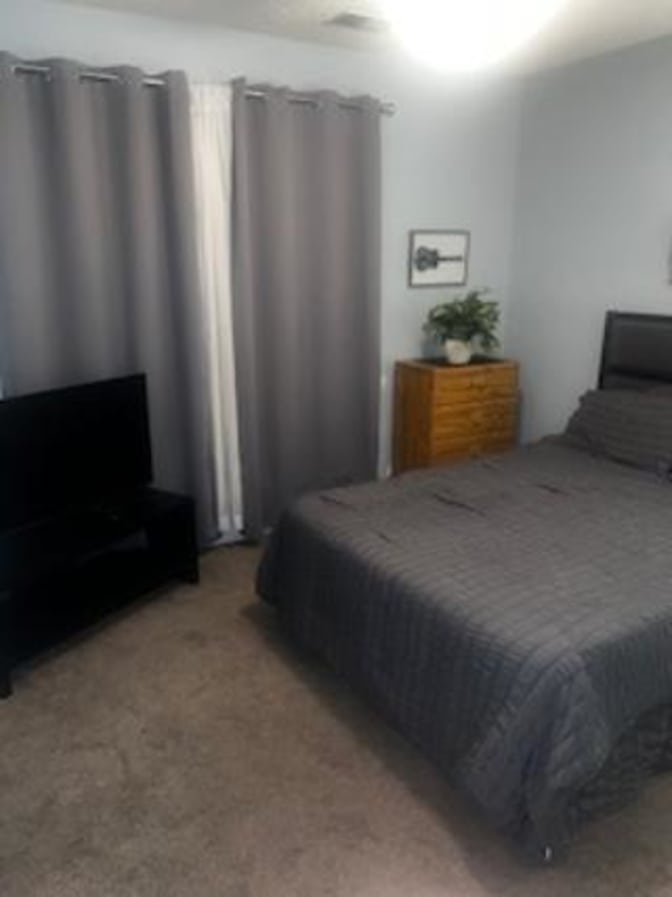 dennis's room