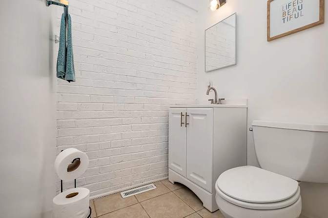 Alcove Rooms's room