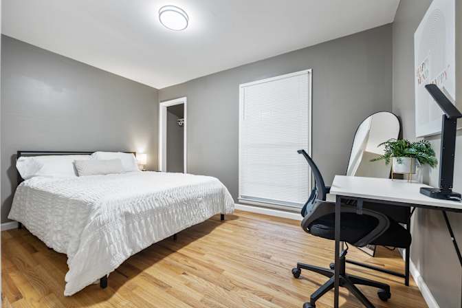 Lormensky Jean's room