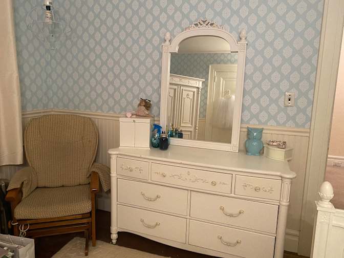 Elisa's room