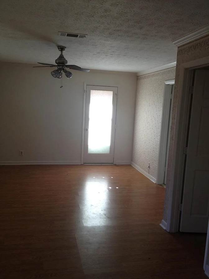 Alcove Rooms's room