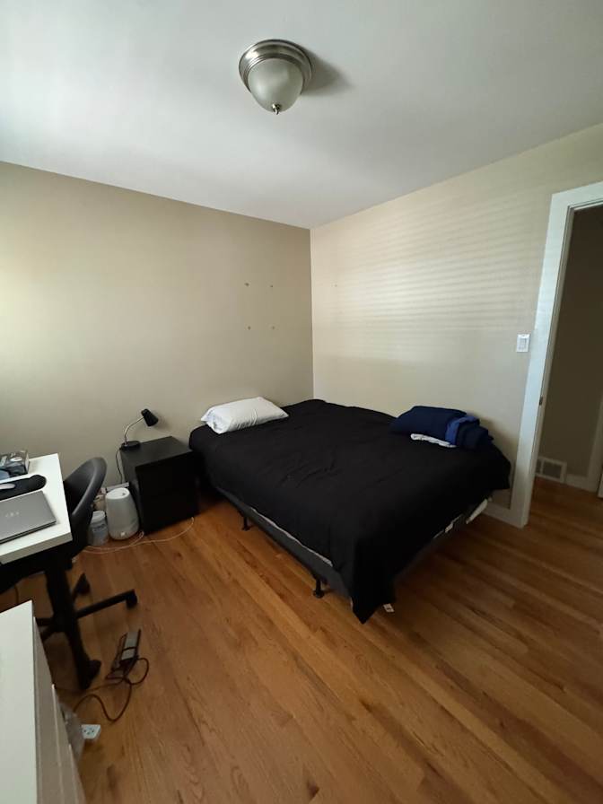 Leo's room