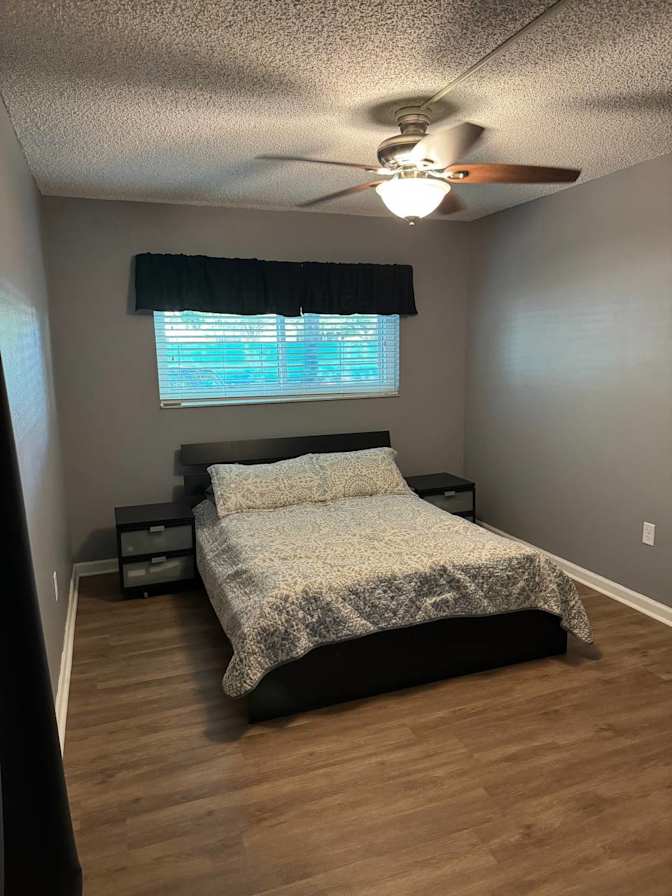 Luis's room
