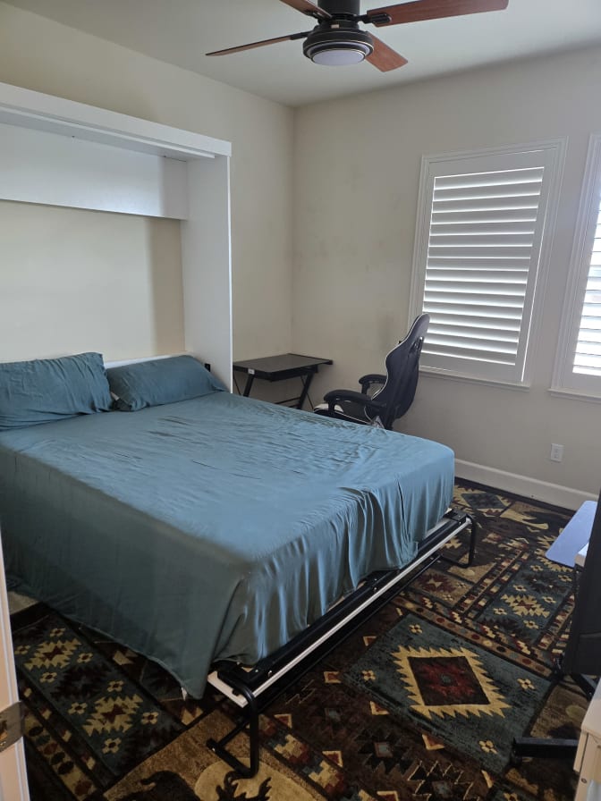 Ben Tiwari's room