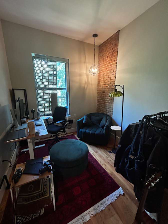 Francisco's room