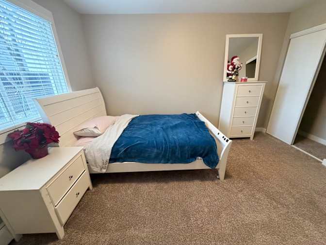 Iryna Hrechkosii's room