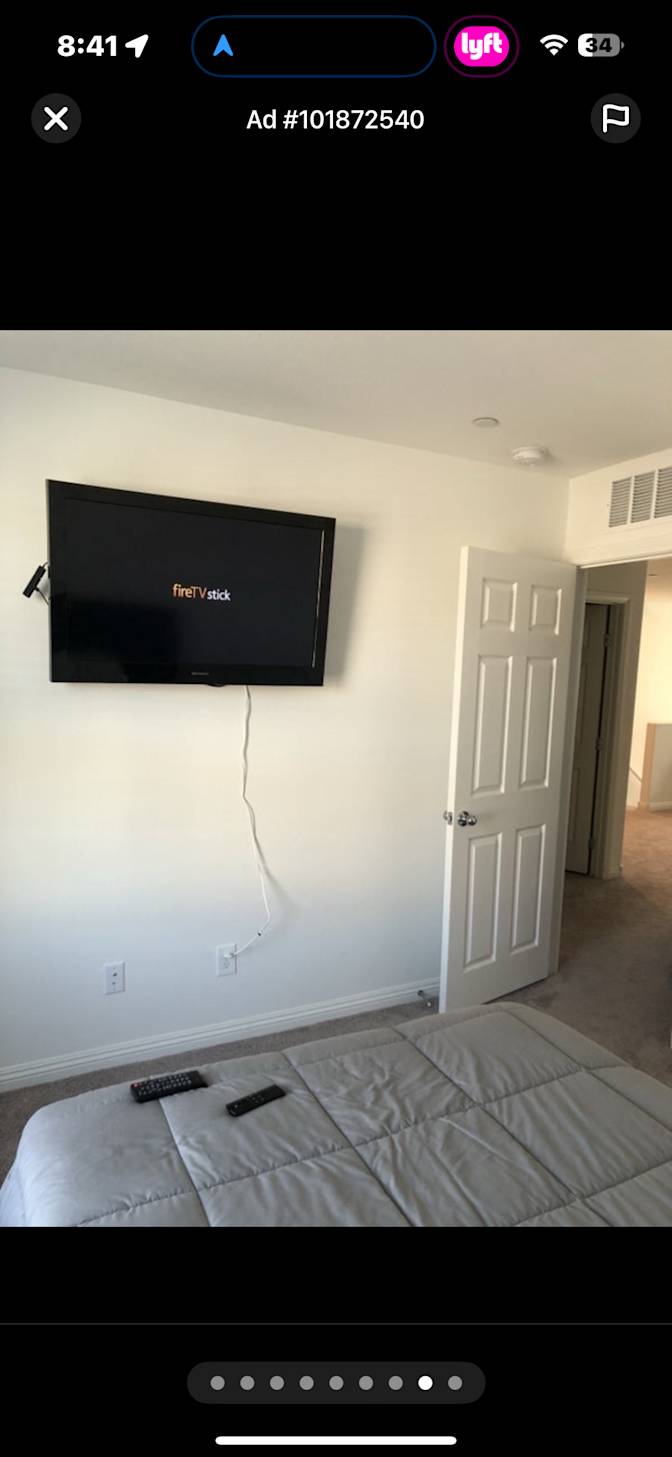 Damien D's room