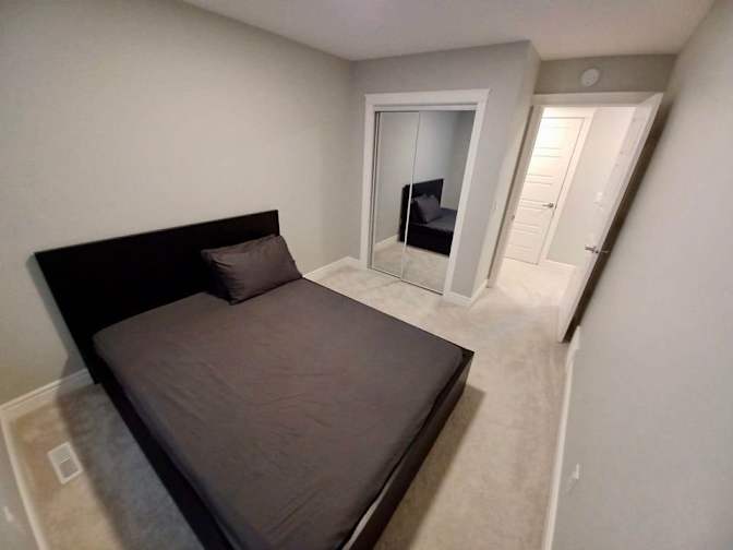 Yuvi Edmonton's room