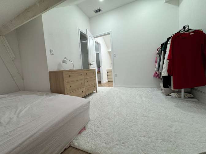 Shirlly's room