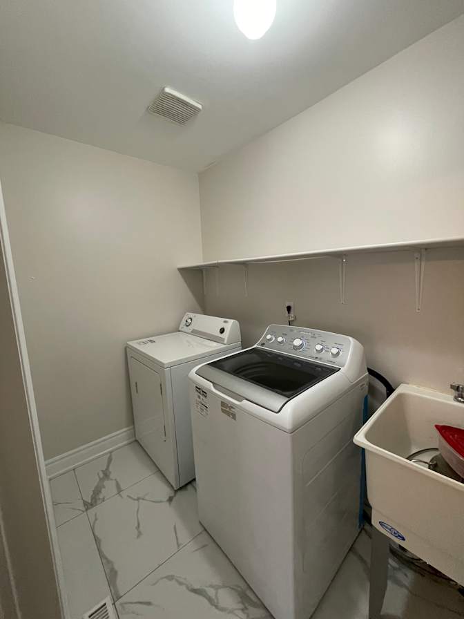 Vameesha Patel's room