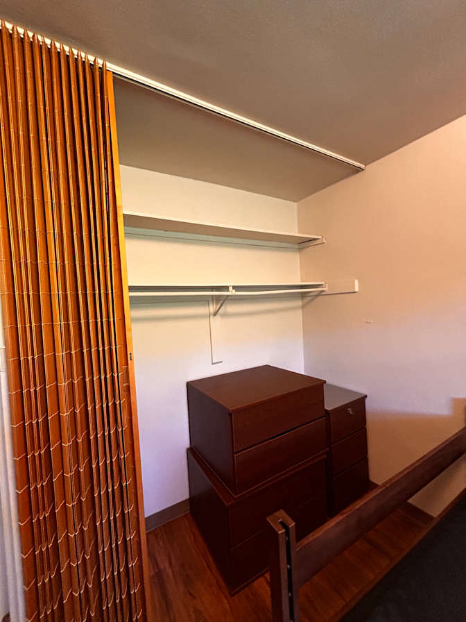 Can Liu's room
