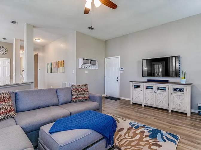 Lisa's room