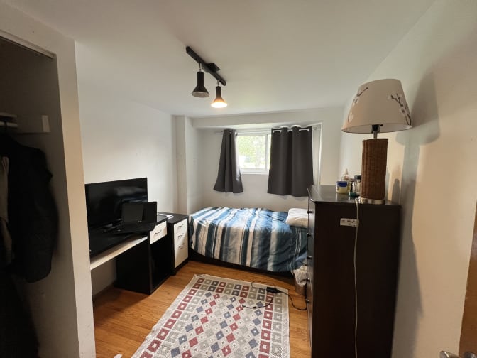 Adel's room