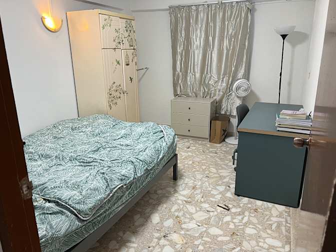 chris's room