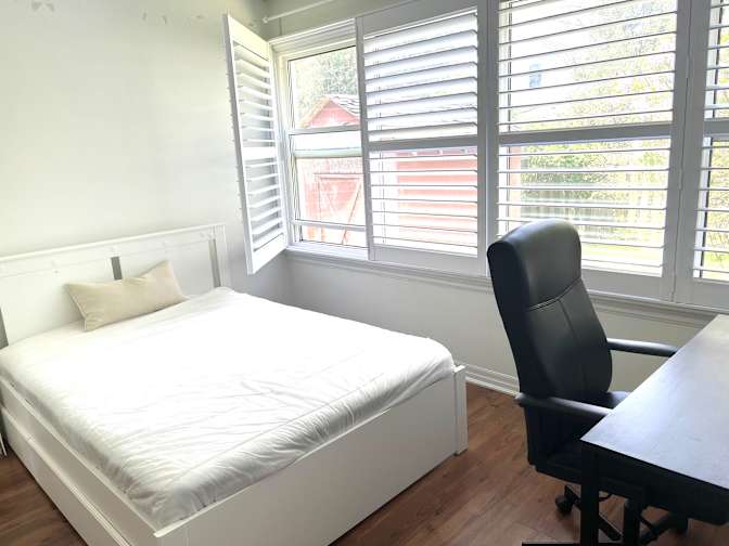 Linda's room