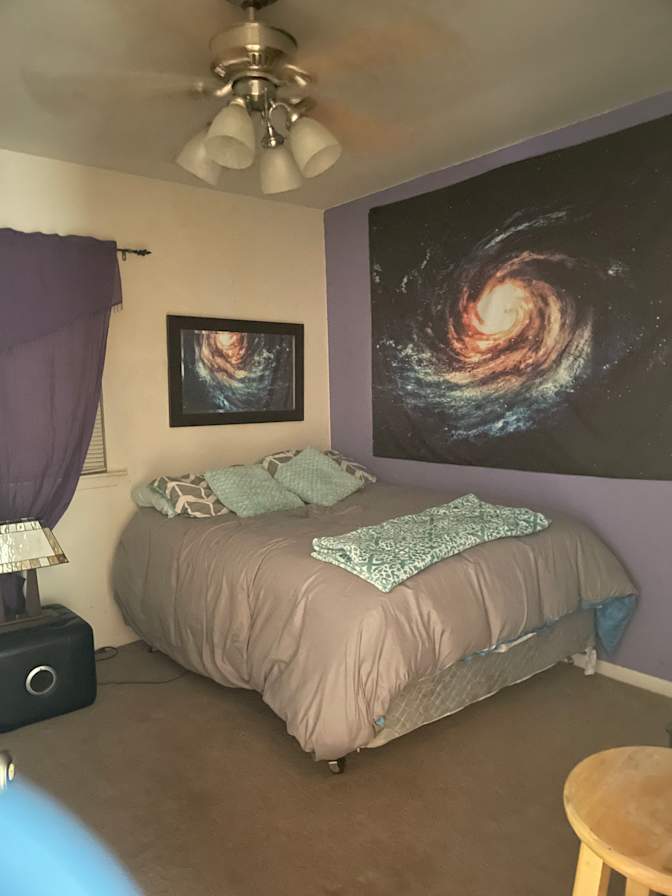 Yvonne L Duncan's room
