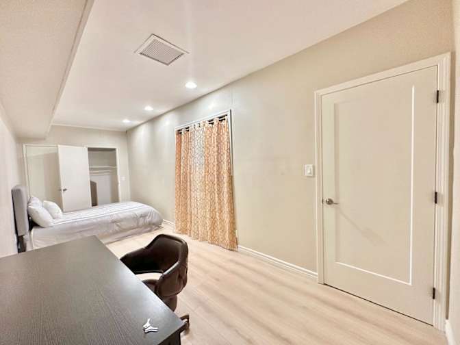 Ric's room