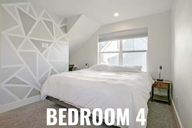 HomeCrew's room